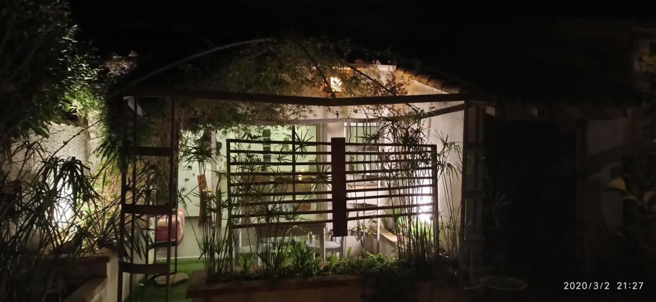 Secret Garden - Chez Gilles Et Tra - Maison D Hote -T2 Super Mignon, Neuf Et Independant , Dans Cadre Agreable Et Zen Valergues Ngoại thất bức ảnh